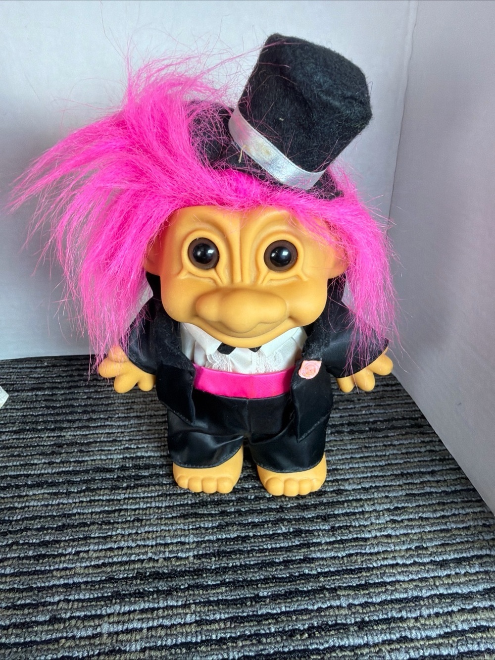 Vintage Troll (Russ) Doll Bride and Groom Set with Bright Pink Hair - Picture 12 of 14